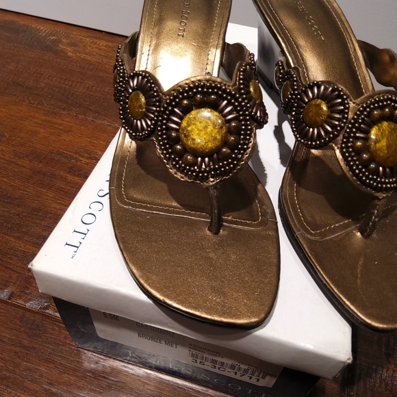 Karen Scott sandals gem detailing women's size 6.5 - Picture 1 of 5
